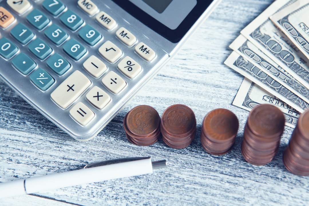 Consulta placa barata: 6 opções com melhor custo-benefício